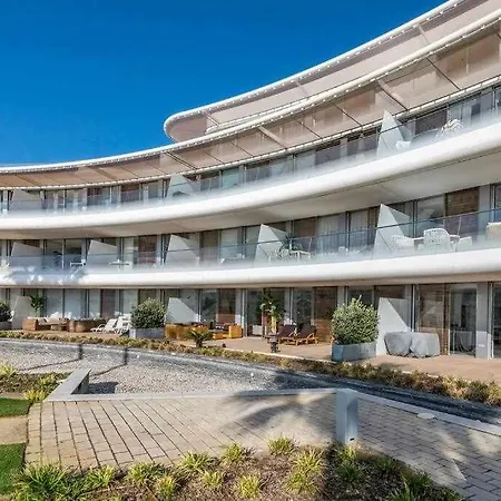 Lujoso Y Amplio Apartamento Con Frente Al Mar *